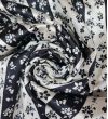 Атласный шелк D&G с черно-белым рисунком Атласный шелк D&G с черно-белым рисунком